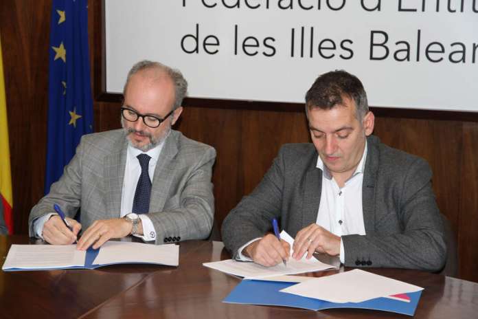 El acuerdo está suscrito por Martí Ribas, el director general de Endesa y Joan Carles Verd, presidente de Felib. foto: Endesa Endesa: la causa social es una prioridad. El acuerdo está suscrito por Martí Ribas, el director general de Endesa y Joan Carles Verd, presidente de Felib. foto: Endesa