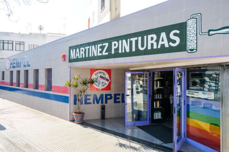 La tienda de Martínez Pinturas está en Ca n’Escandell, en Ibiza.