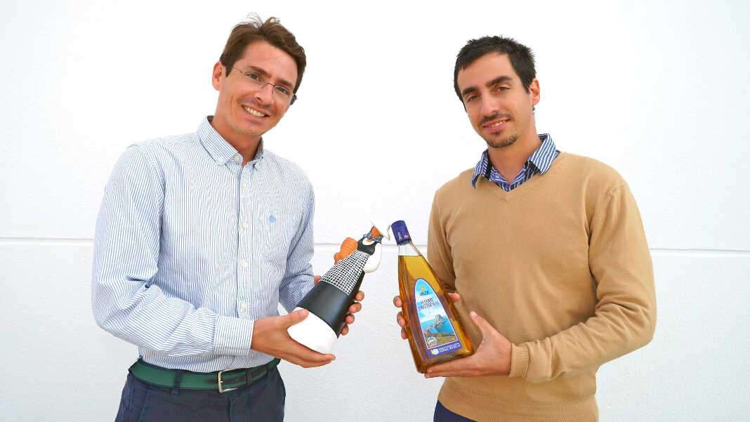 Bartolomé Marí Mayans y Carlos Marí Mayans, quinta generación de esta familia, estuvieron en la feria. Fotos: Hierbas Familia Marí Mayans