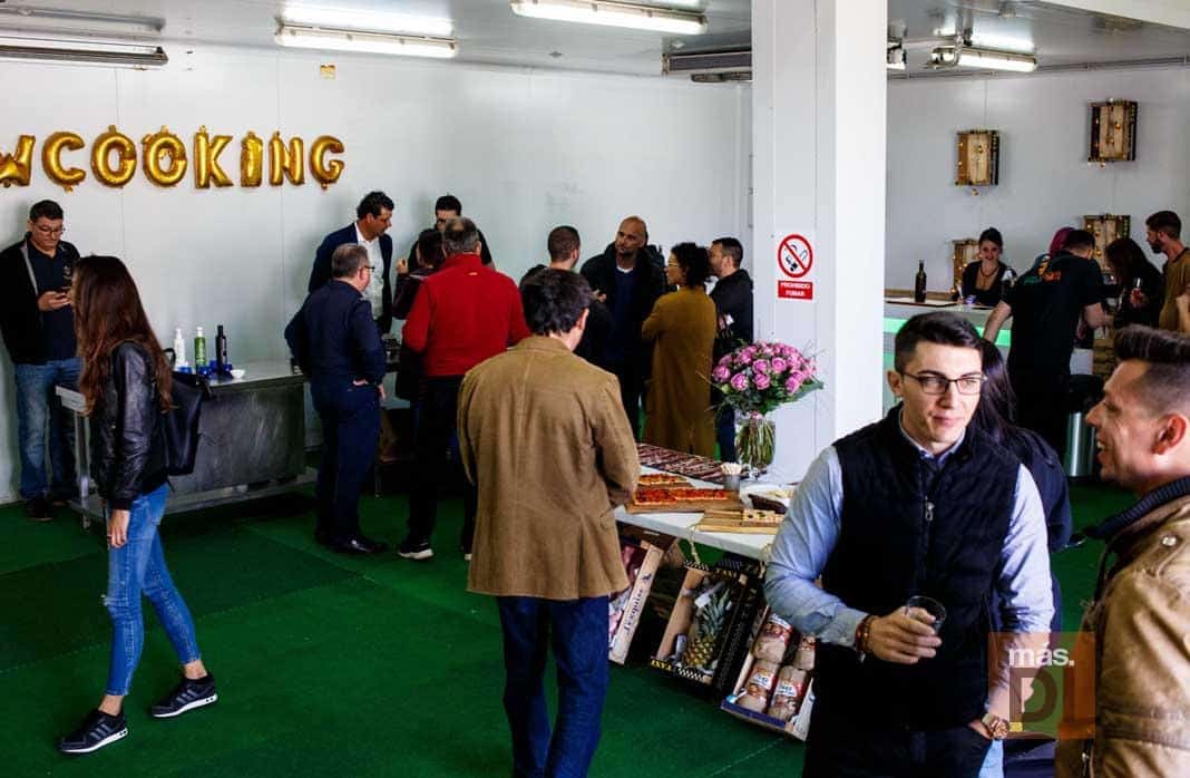 La jornada resultó un éxito de público, que se interesó por los nuevos productos. REPORTAJE GRÁFICO: TONI ESCOBAR