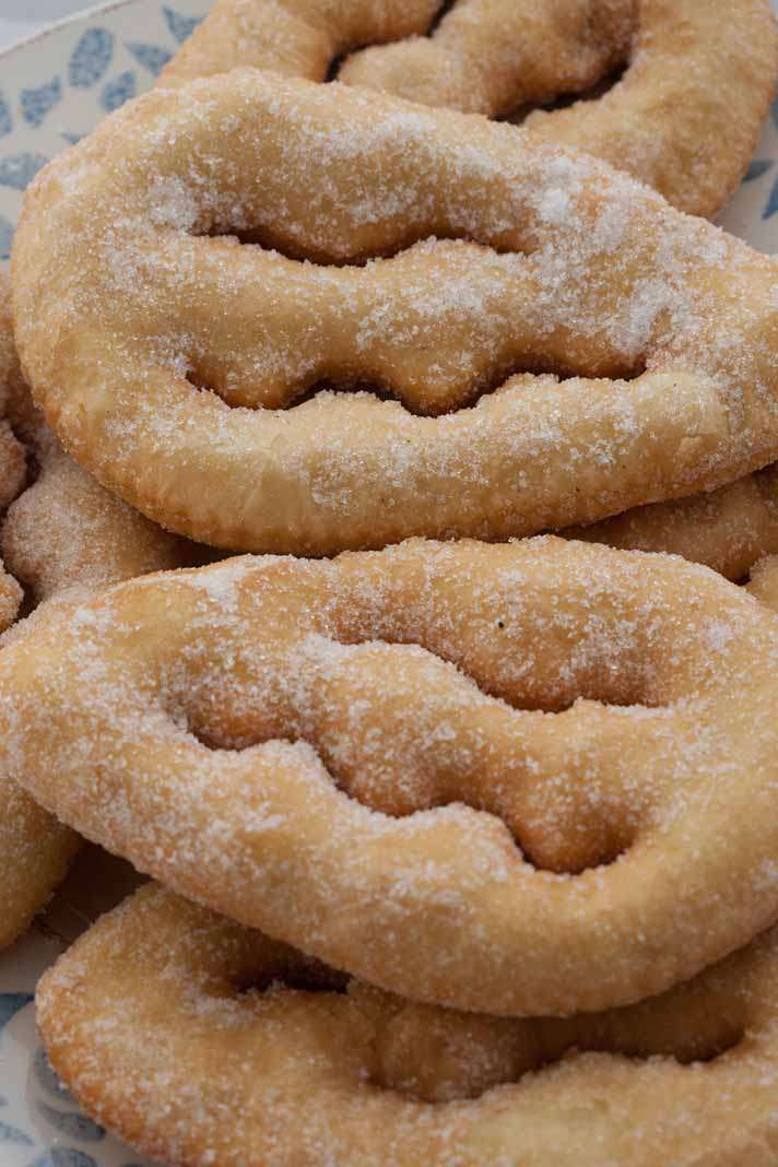 Las ‘orelletes’ es uno de los postres típicos ibicencos. foto: Vicent Marí
