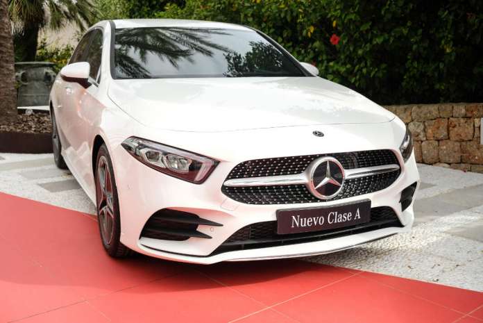 El nuevo Clase A dio la bienvenida a los invitados a la pasarela Mercedes-Benz Fashion Weekend Ibiza. sergio g. cañizares El nuevo Clase A dio la bienvenida a los invitados a la pasarela Mercedes-Benz Fashion Weekend Ibiza. sergio g. cañizares