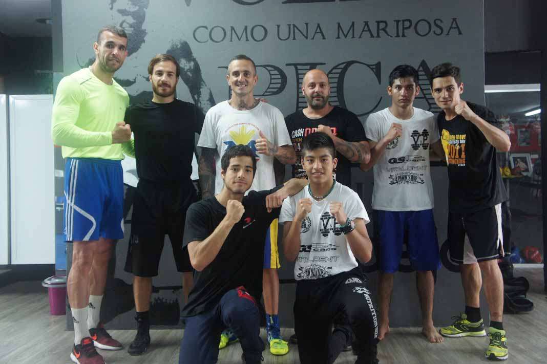 Parte del equipo de boxeo del club Primer Asalto que combatirá el próximo sábado. fotos: club primer asalto. Fotos: Primer Asalto