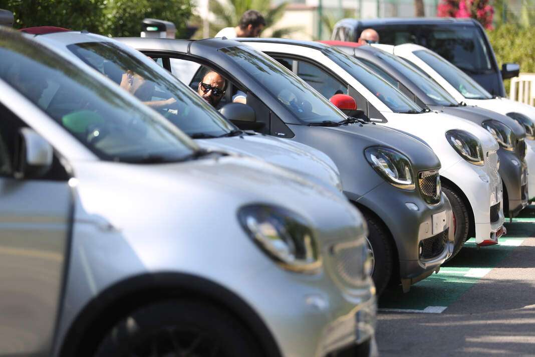 Recursos naturales. Los medios de comunicación tuvieron la oportunidad de conducir la versión eléctrica del Smart.