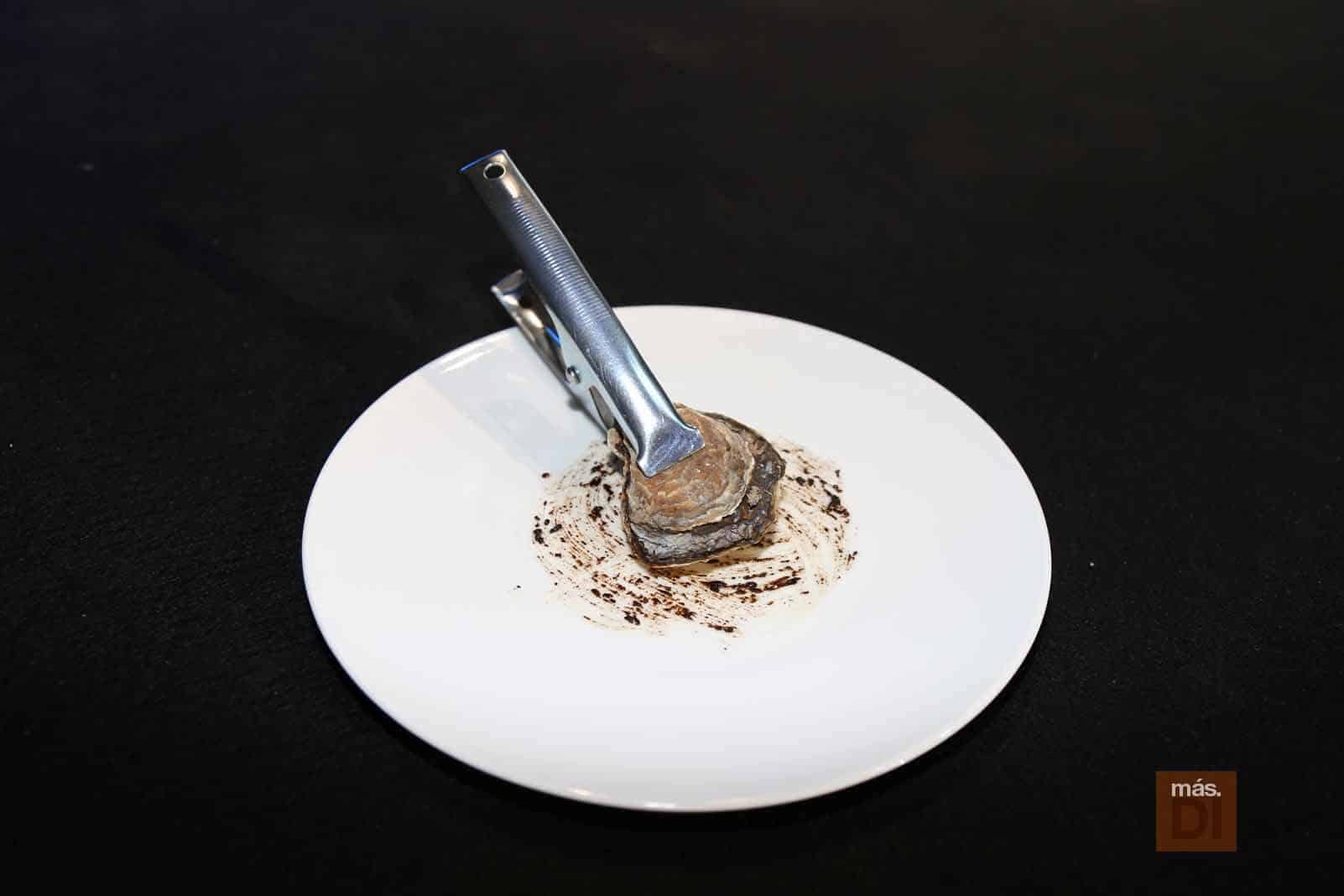 Una interpretación de un plato de ostras por Elena Arzak.