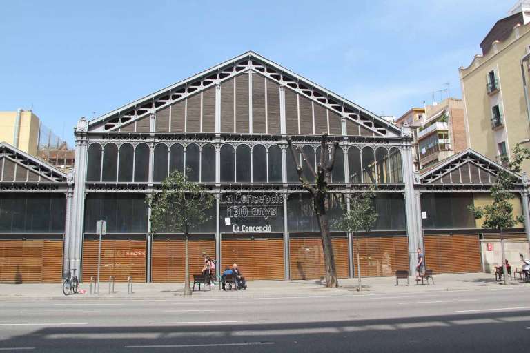 Fachada principal del Mercado de La Concepción que da a la calle Aragón de Barcelona. Juan Suárez