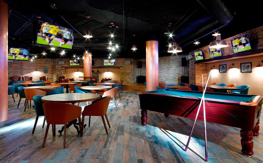 el sports bar más grande de ibiza
