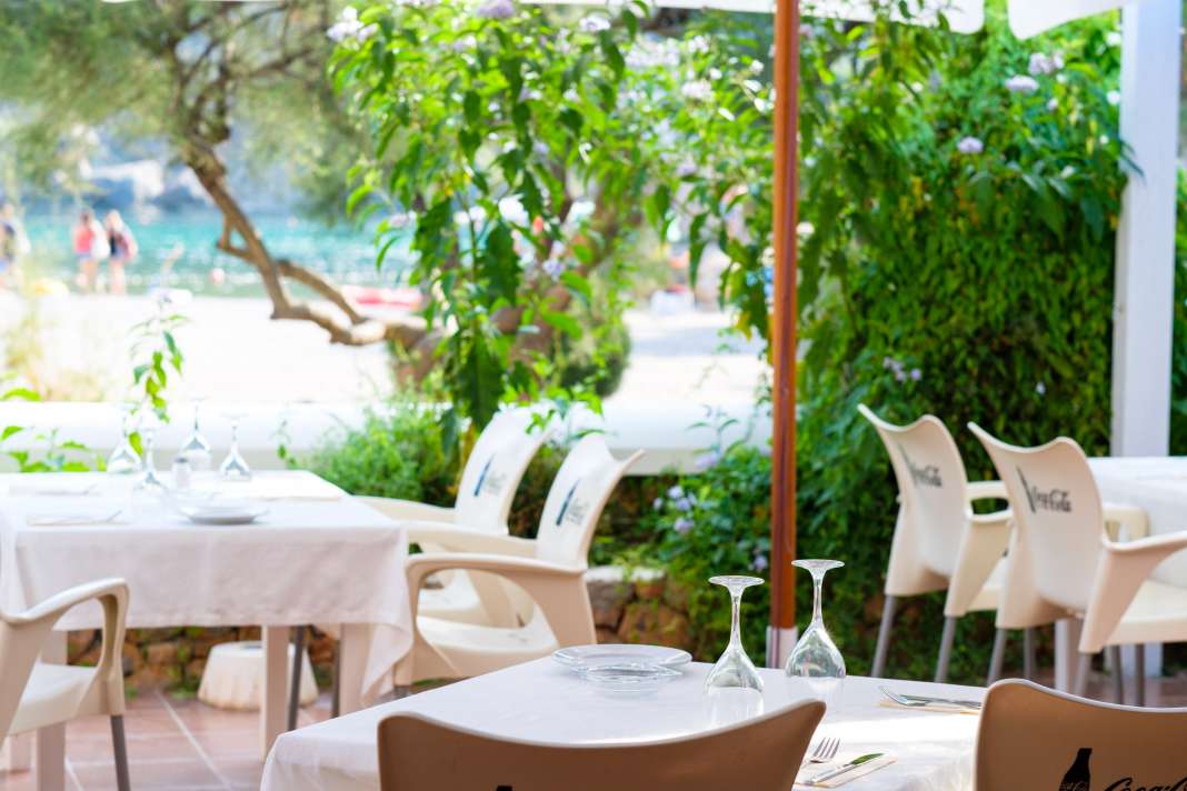 Restaurante 2000, tranquilidad gastronómica en la playa de Benirràs.