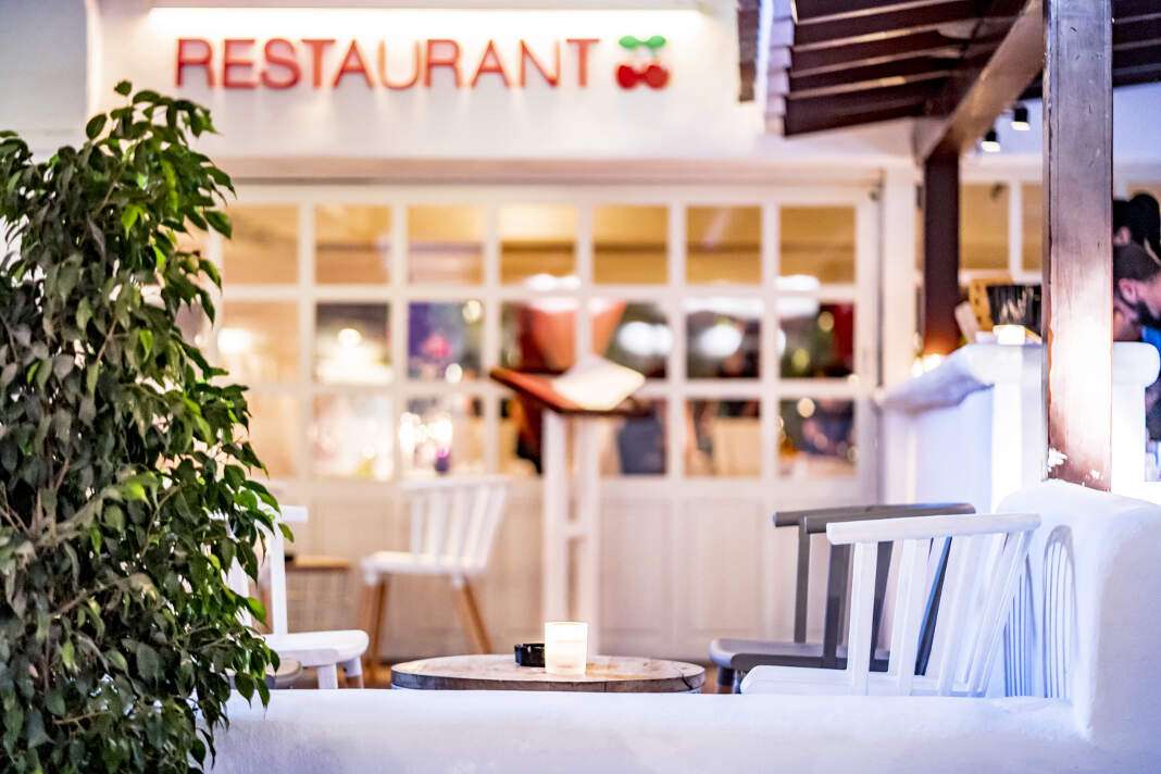 donde empezar la noche en Ibiza