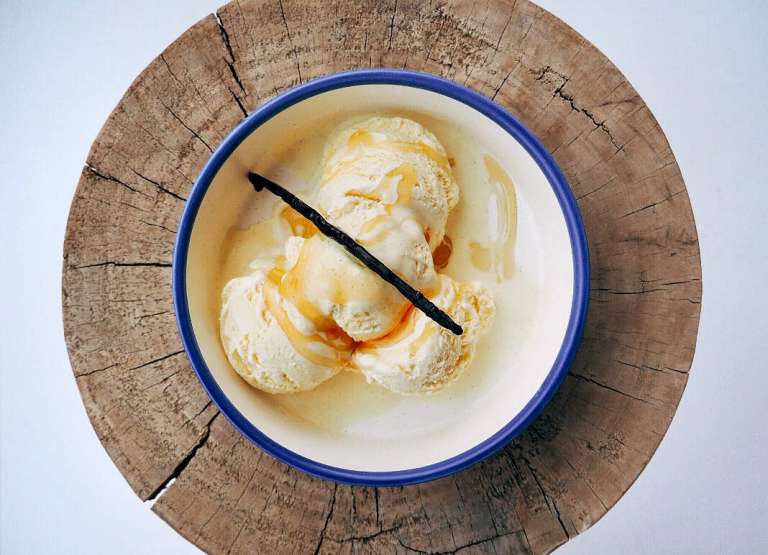 helado casero de vainilla y miel