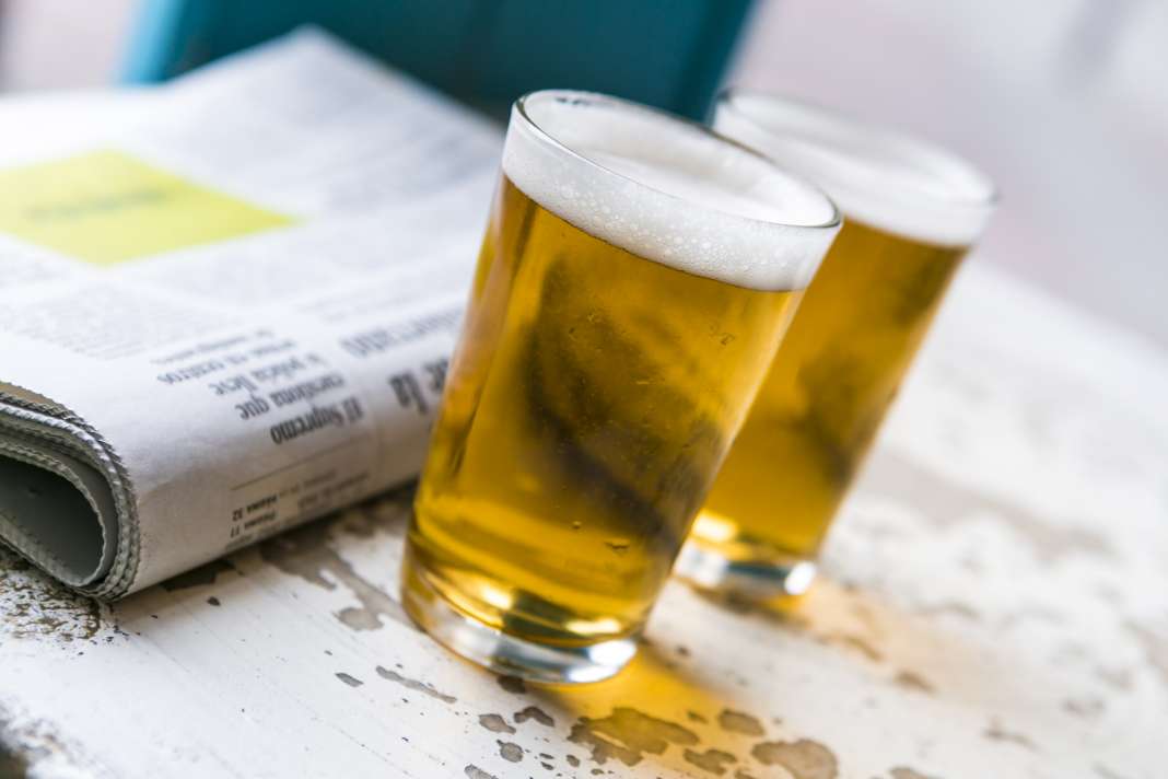 El consumo de cerveza en España se realiza de manera moderada y social.