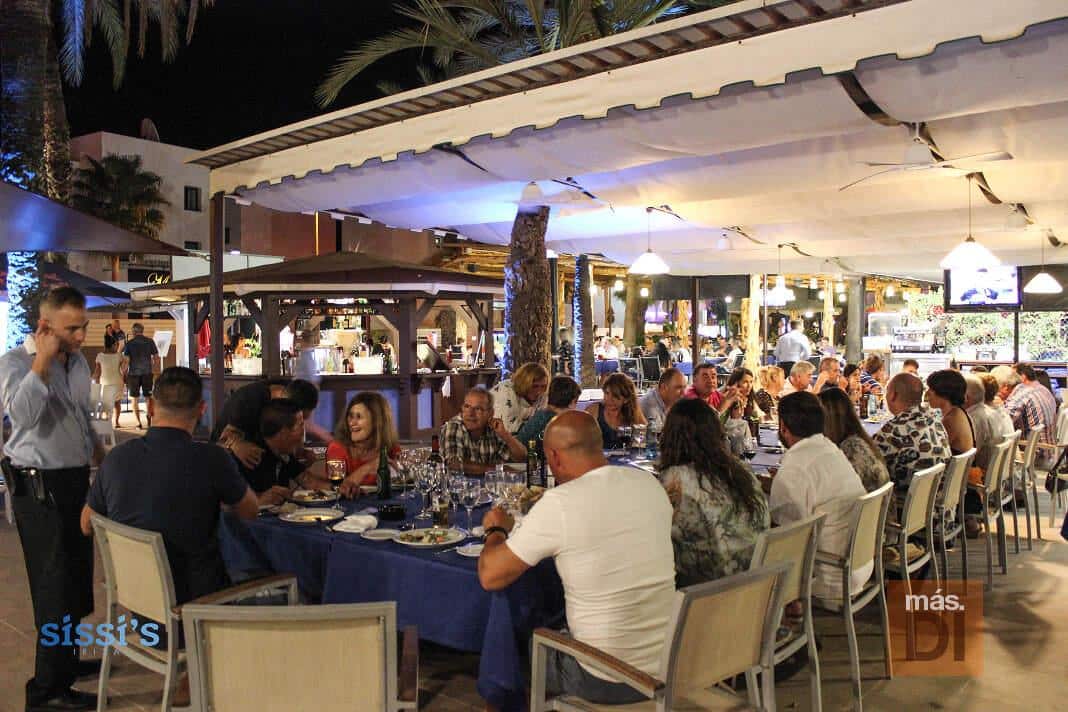 Mesas para grupos grandes en Ibiza