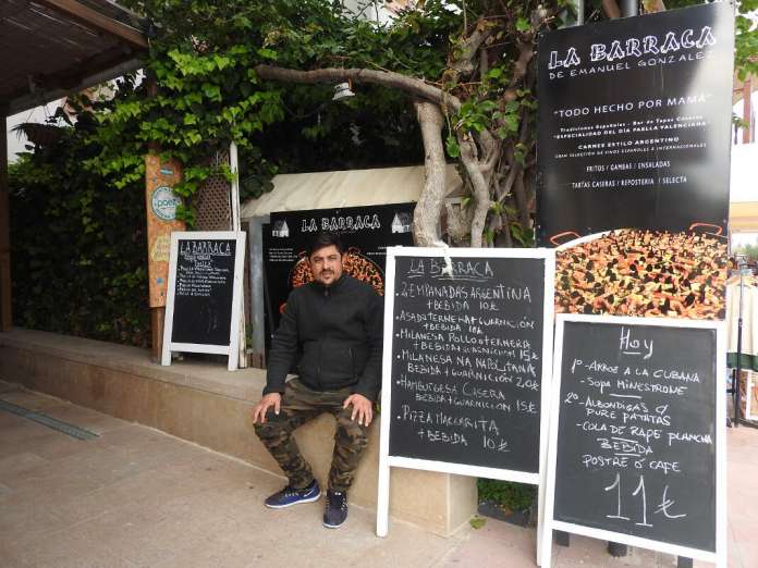 El restaurante La Barraca ofrece una fusión de las cocinas argentina y española en es Pujols. fotos: carmelo convalia formentera en invierno