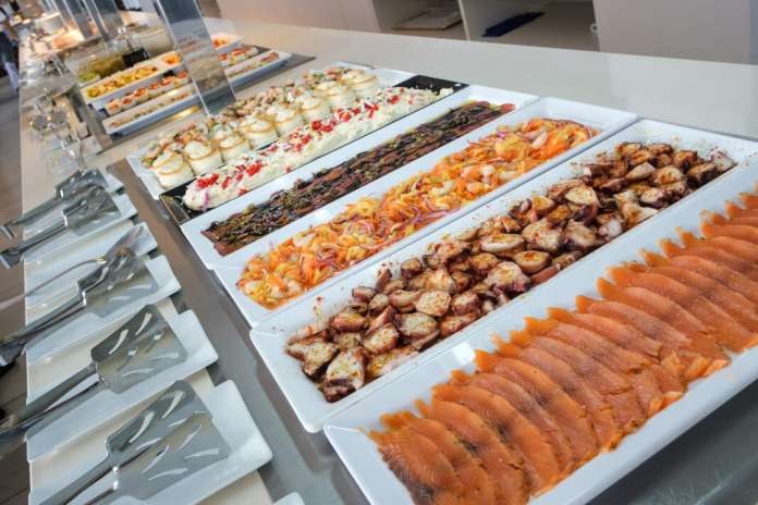 Por 28 euros, el ‘brunch’ del Hotel Simbad ofrece gastronomía para todos los gustos. Fotos: Sergio G. Cañizares brunch en Ibiza