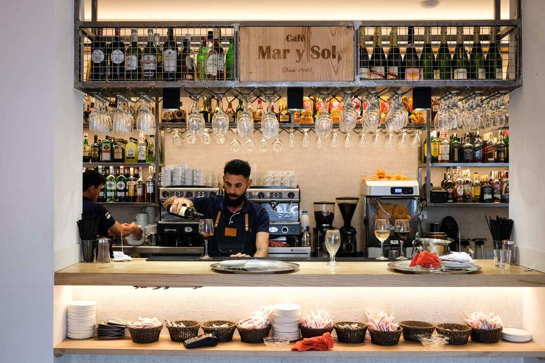 tomar café en Ibiza