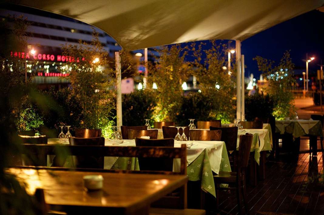 Un restaurante cercano y familiar en Marina Botafoch.