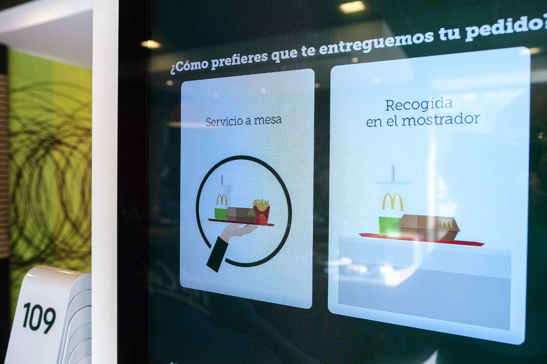servicio a mesa en McDonald's