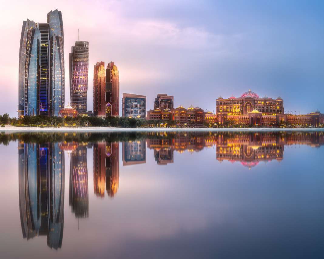 Vista del skiline de Abu Dabi.