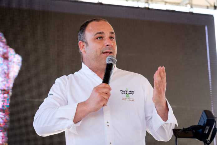 Ángel León presentó su cochinillo de mar en directo durante el Foro de Gastronomía del Mediterráneo del año pasado. Foto: Sergio G. Cañizares Ángel León