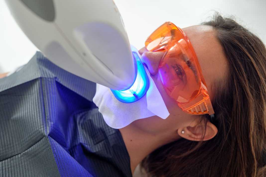 Tratamientos sin dolor y en una sola sesión en la Clínica Dentista Esther de Bustamante.