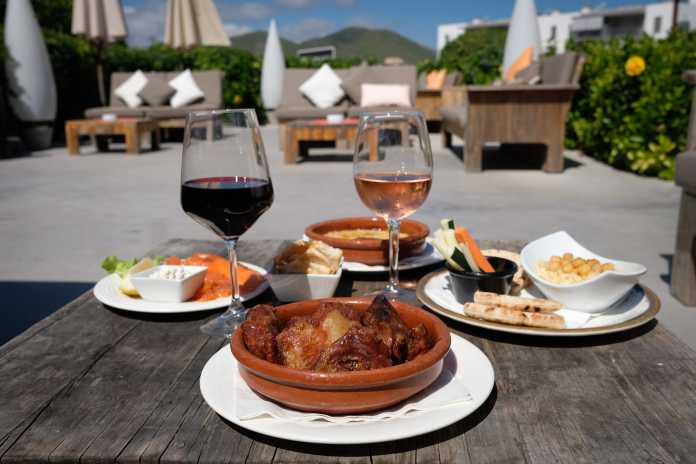 El restaurante Oli, ideal para pasar una velada gastronómica con la familia o con amigos. Foto: S.G.C. El restaurante Oli, ideal para pasar una velada gastronómica con la familia o con amigos. Foto: S.G.C.