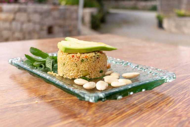 El tabulé es uno de los platos de verduras con cuscús más importantes de la cocina árabe. g. Felip