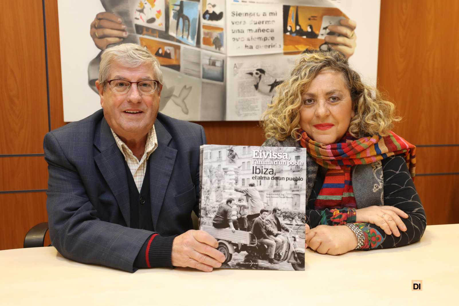 El gran libro de fotografías de Ibiza