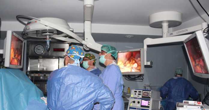 hernia hiato policlinica La intervención quirúrgica es muy sencilla, mínimamente invasiva y con una duración de 45 minutos aproximadamente.