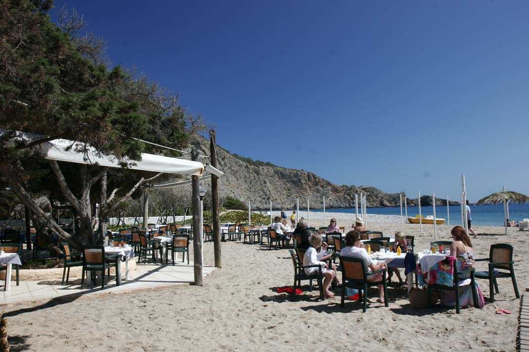 El restaurante se encuentra sobre la arena de la playa. Fotos: Ruben E Ibañez