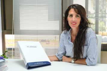 Esther Brachi, experta en protección de datos en la oficina de Audidat en Ibiza.