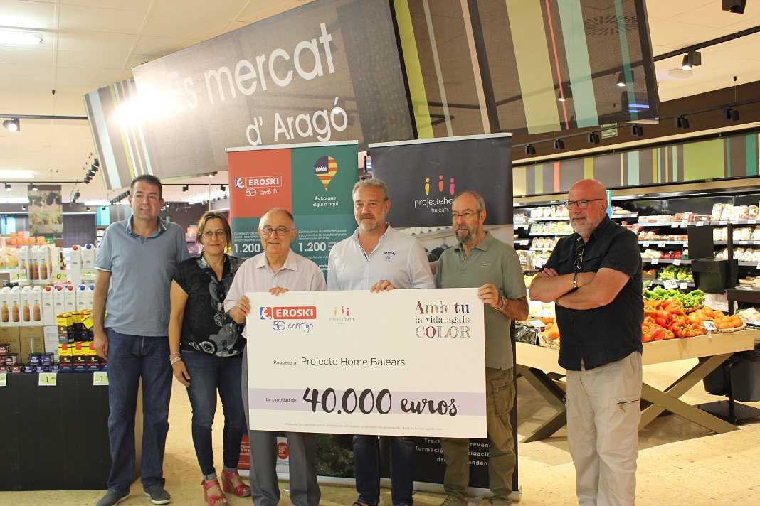 Eroski entrega un donativo de 40.000 euros a Proyecto Hombre