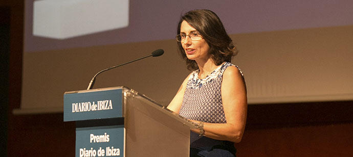 Cristina MartÃ­n Vega: Â«Rendimos homenaje a las personas que sostienen la trama formidable de la vidaÂ»