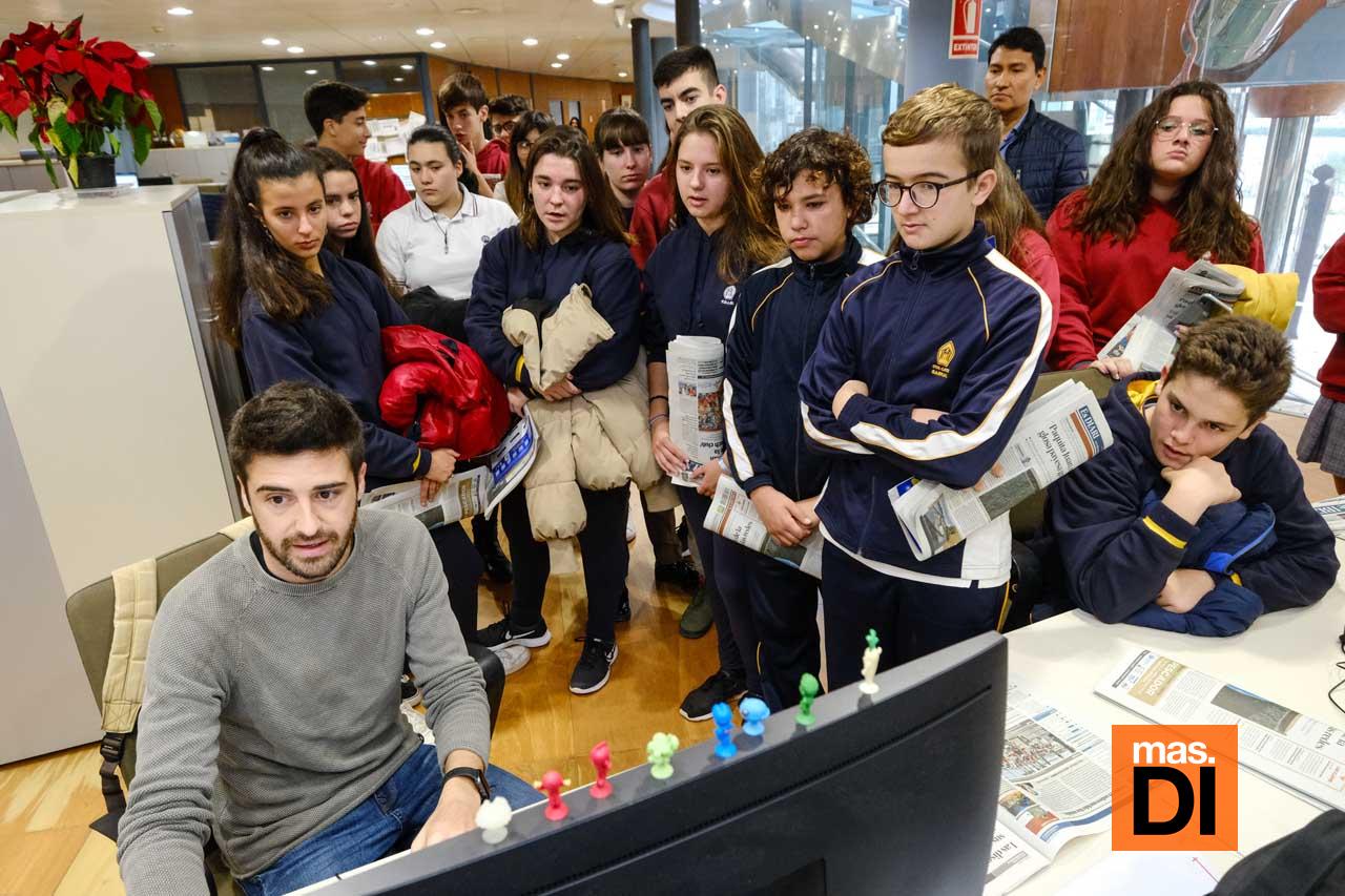 Visita de alumnos de Sa Real a Diario de Ibiza. SERGIO G. CAÑIZARES