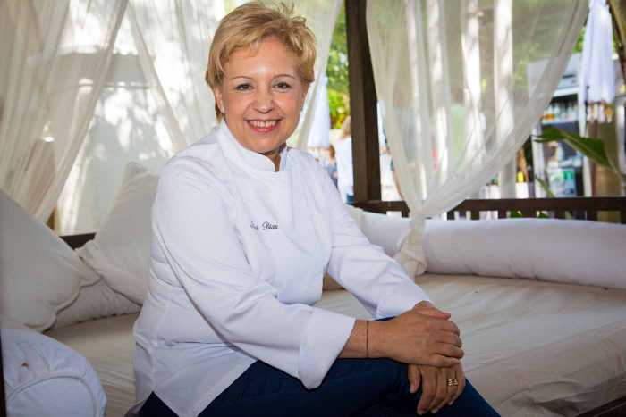 Susy Díaz posa en Atzaró tras la celebración del certamen gastronómico . AISHA BONET