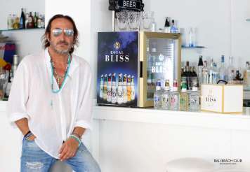 «La felicidad existe, sobre todo en Bali Beach Club Ibiza». Así es como Dani Ibiza Ibiza, manager del establecimiento presenta el evento.